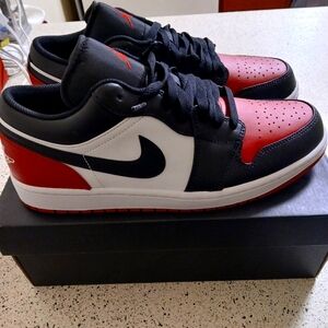 Men's Jordan 1 Size 10 (Brand New)